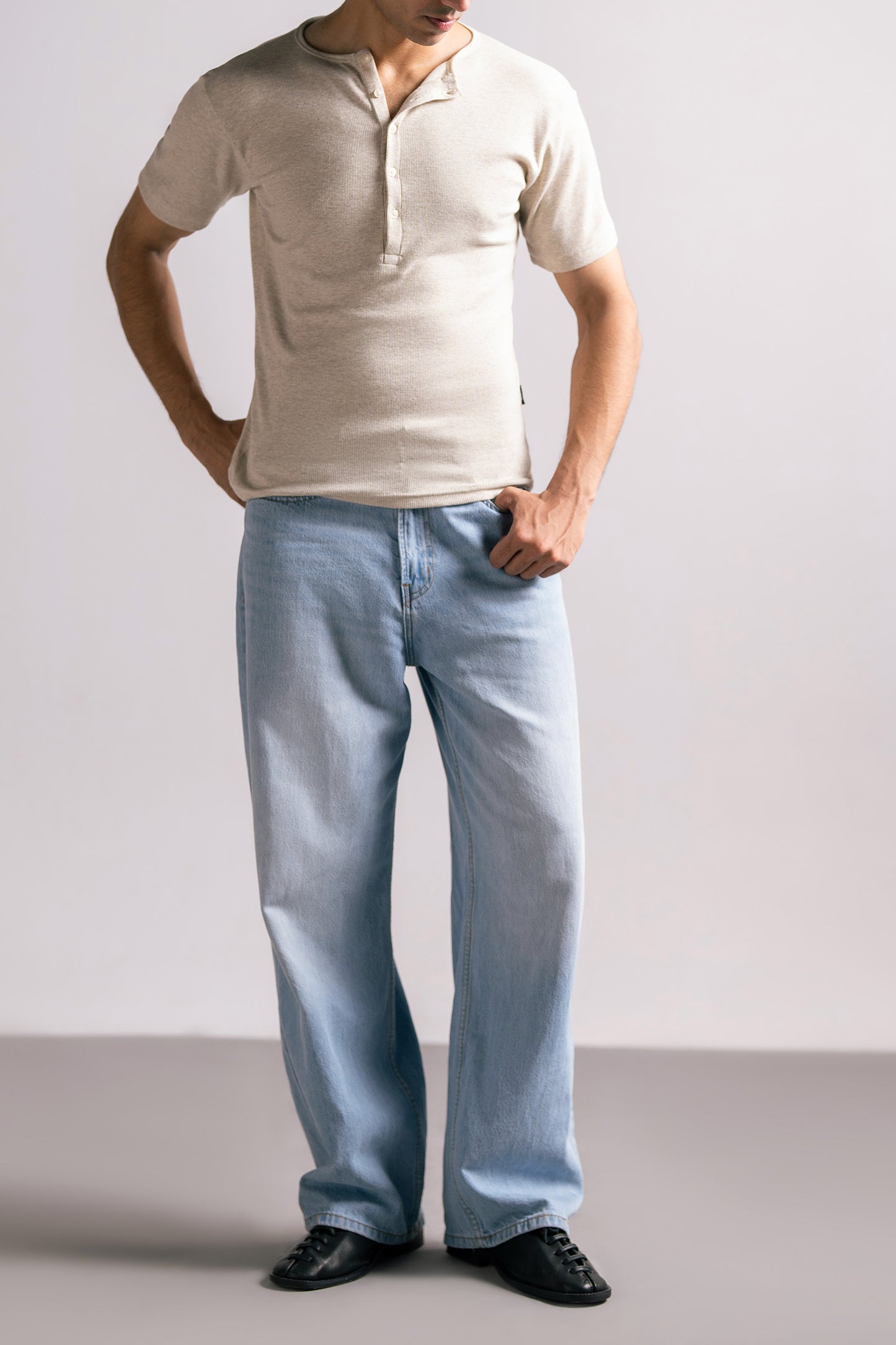 HALFSLEEVES HENLEY