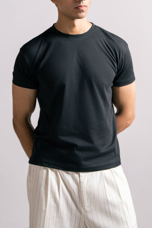 BLACK BASIC TEE