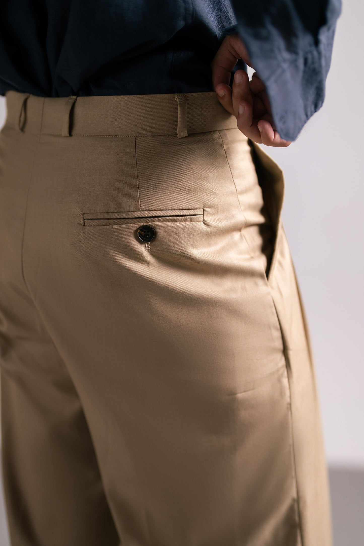 TABI PLEATED PANTS