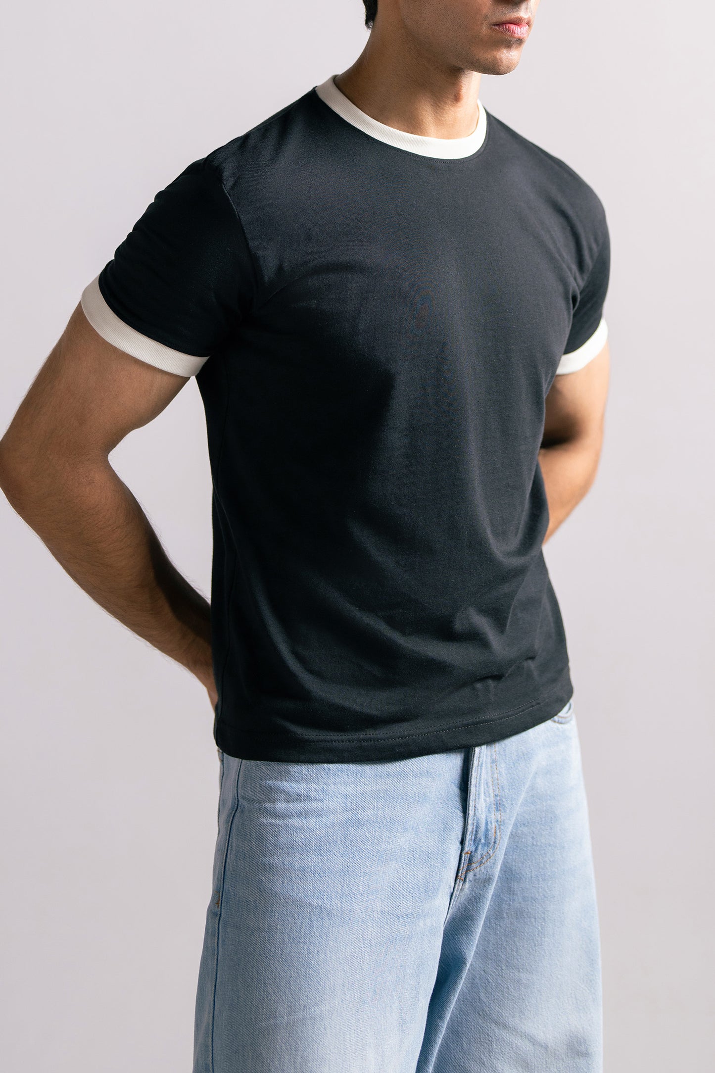 BLACK RINGER TEE