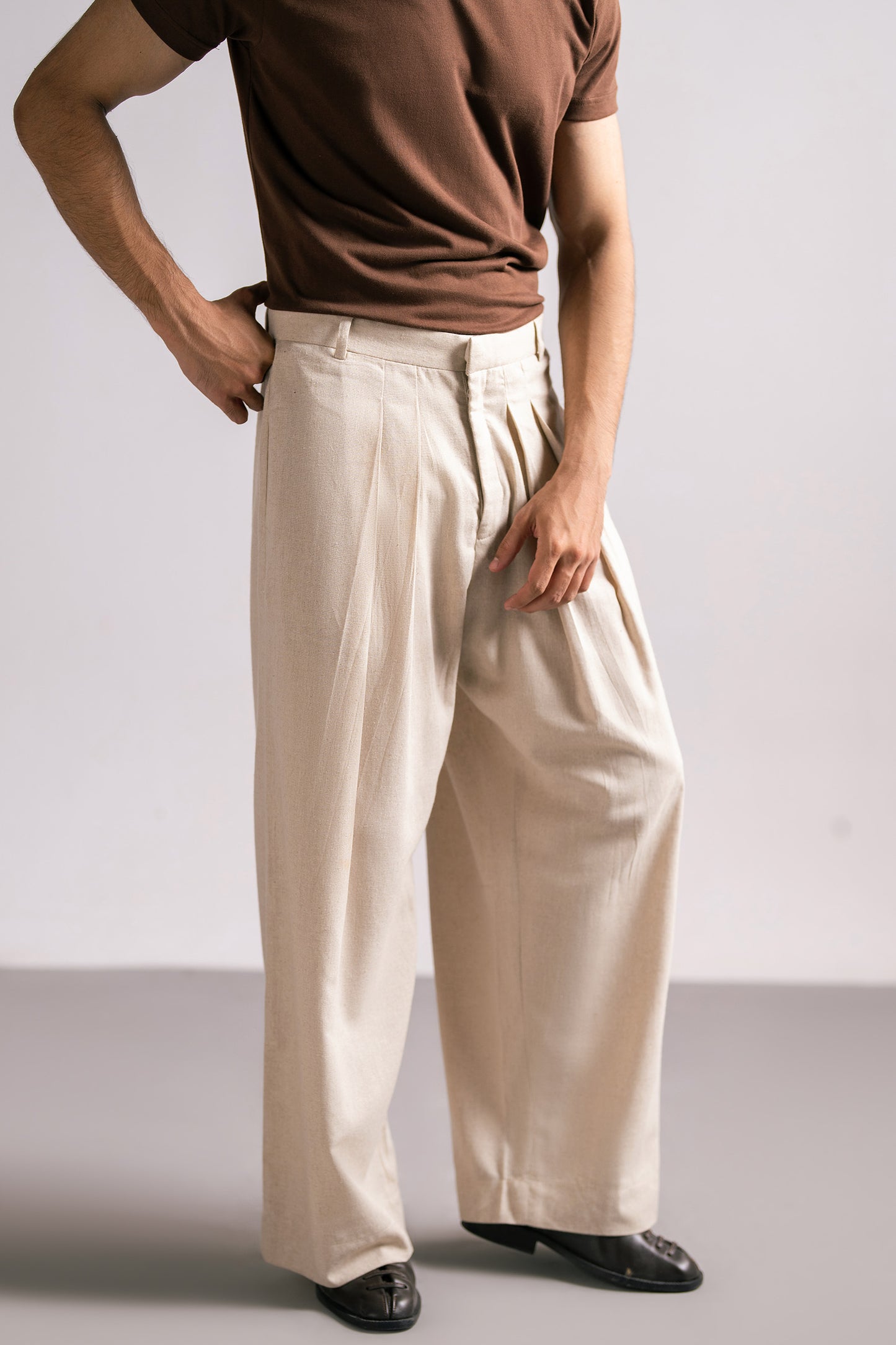 BROWN BASIC TEE