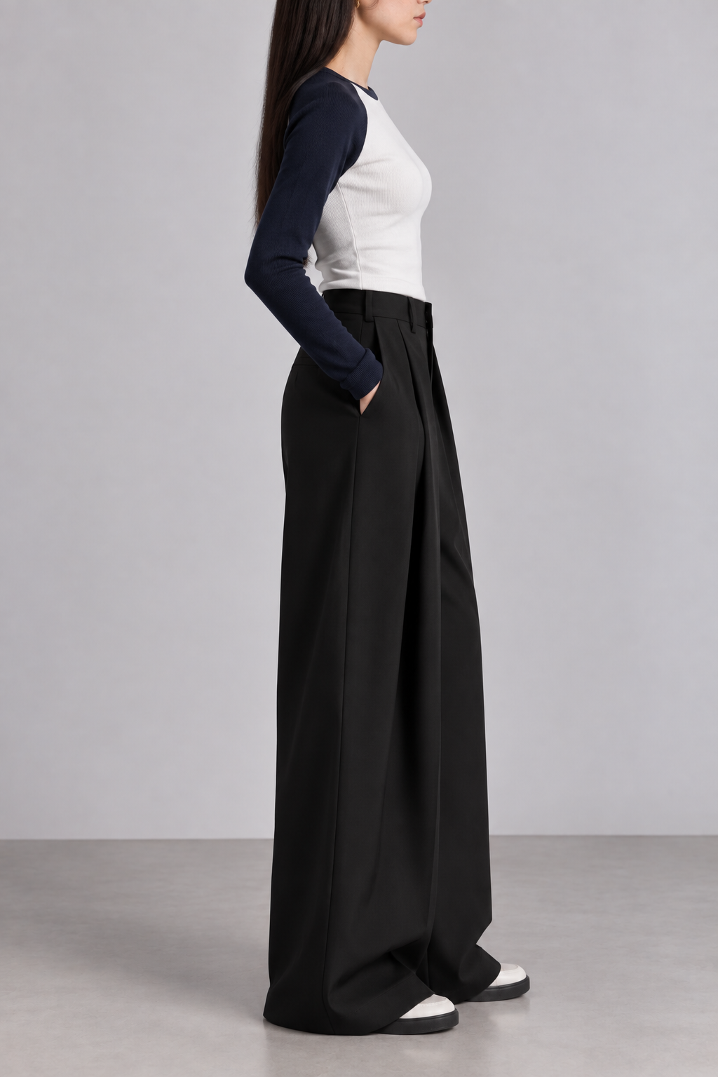 Black Wide Pleated Trouser